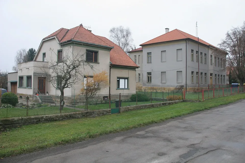 Bývalá škola v Mlýnci
