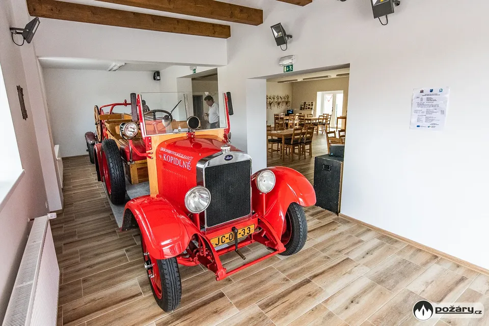 Stratílek, kterého sbor koupil v roce 1931, na čestném místě v nové zbrojnici