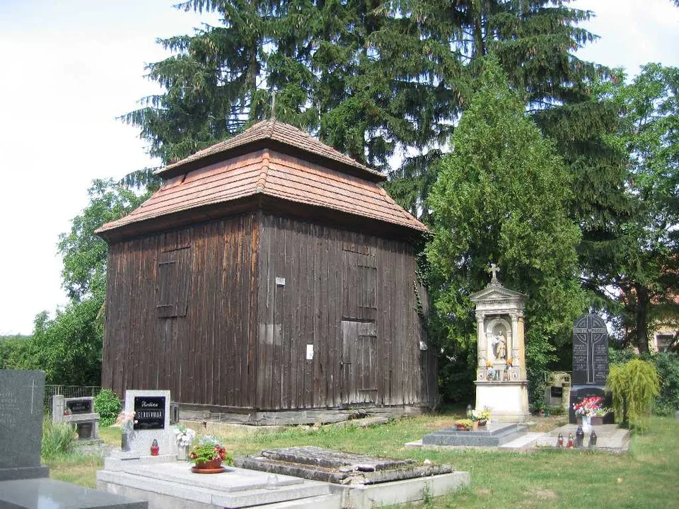 Dřevěná zvonice z roku 1893