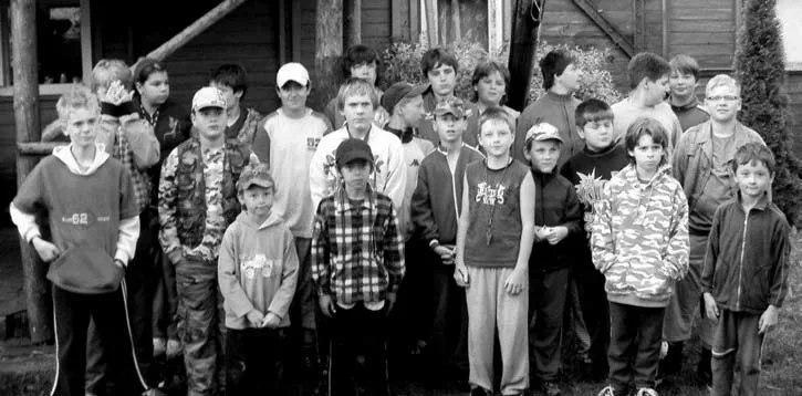 Děti na rybářských závodech, archivní snímek z roku 2011