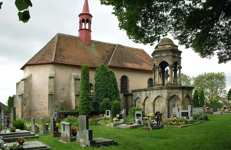 Kostel sv. Petra a Pavla s kaplí Božího hrobu